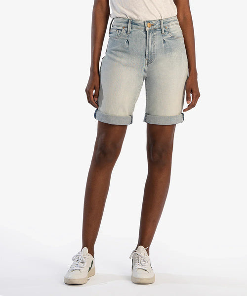 Cathrine boyfriend rolled up shorts
