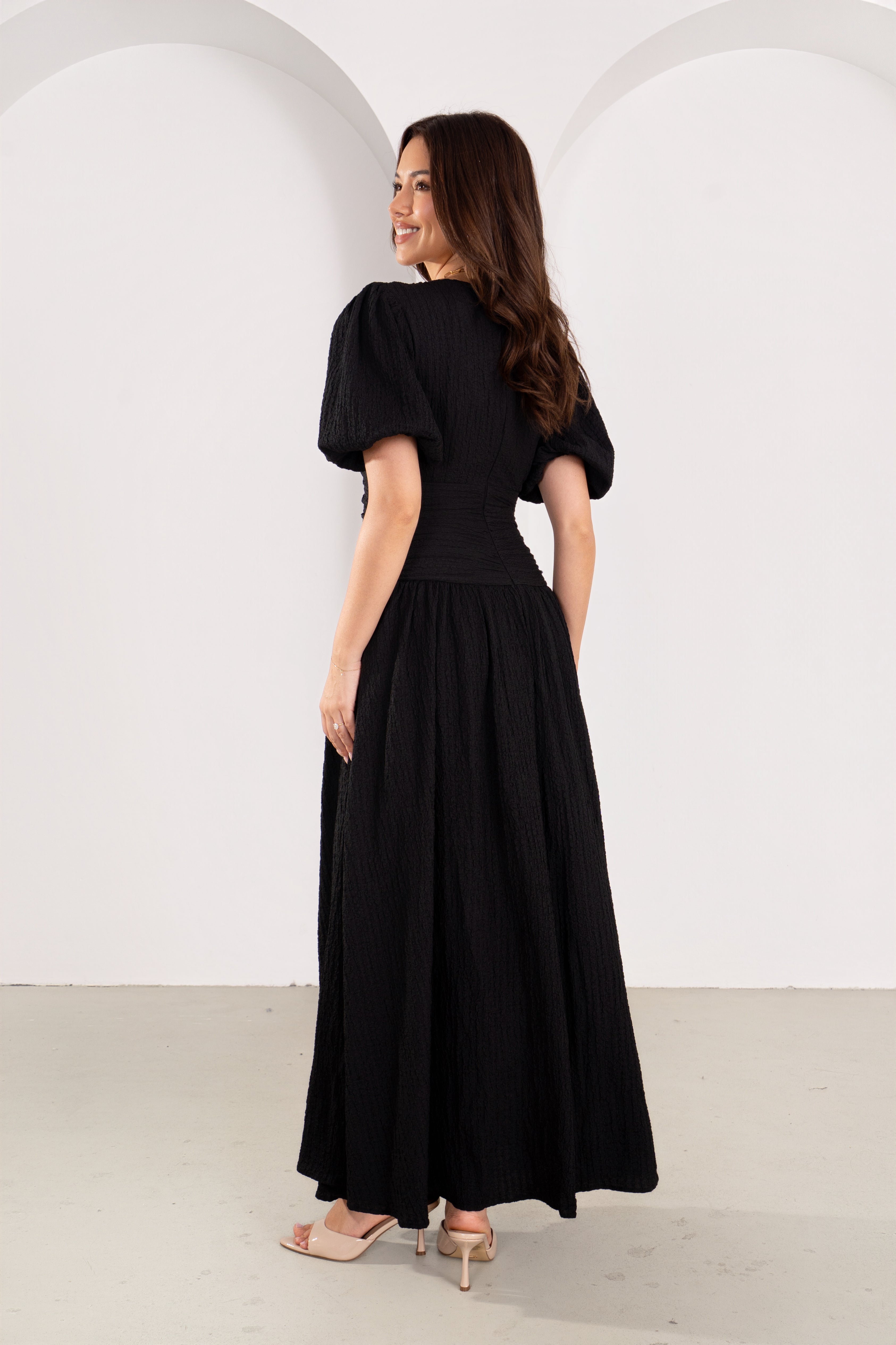 Paleris V-Neck Maxi Dress with Puff Sleeves