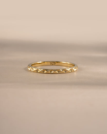 Simple Geometric Stacking Ring