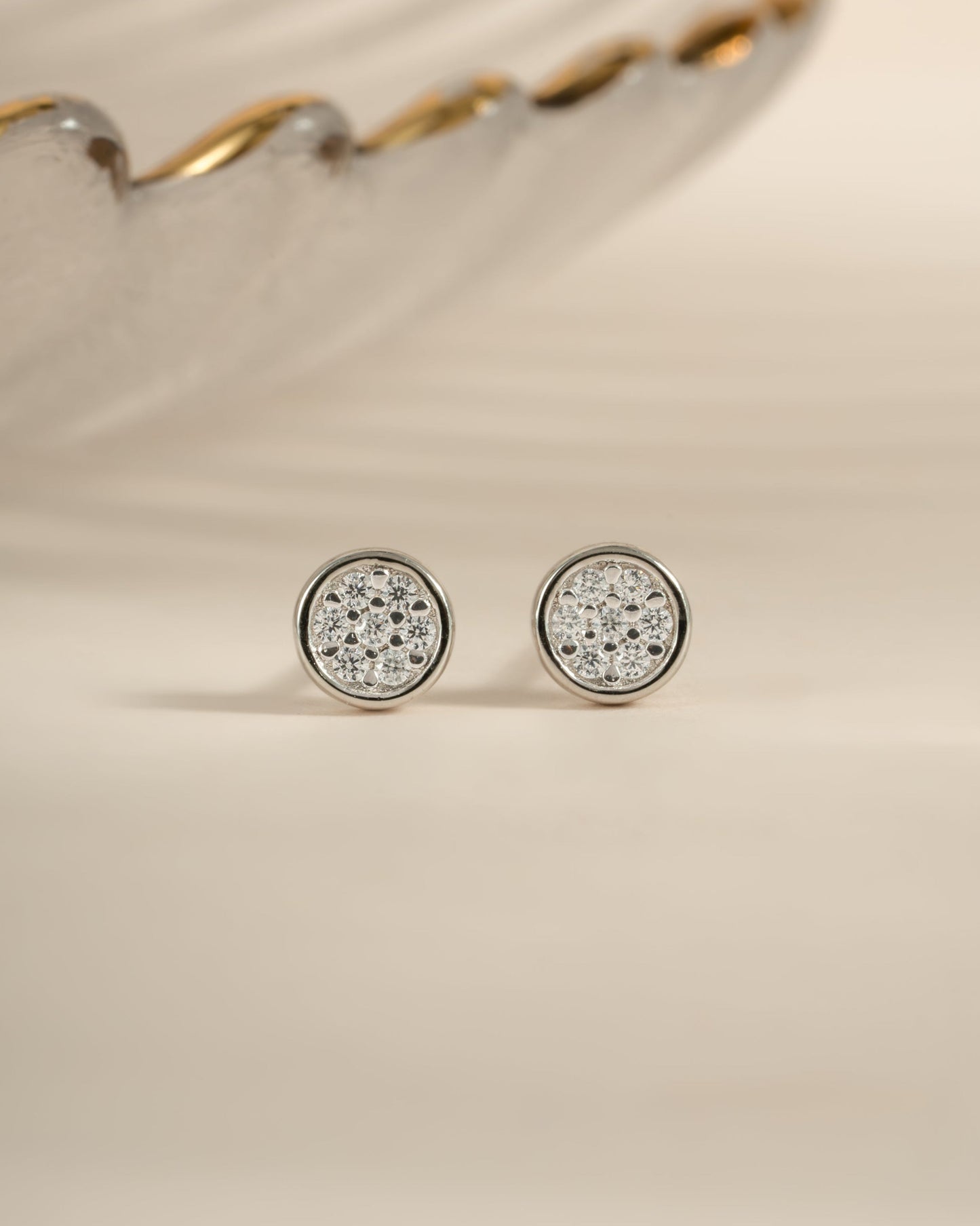 Pavé Disc Studs